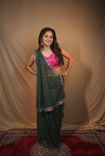 ARANZA - GREEN Net Saree with Zariwork Embroidery And Unstitched Blouse.